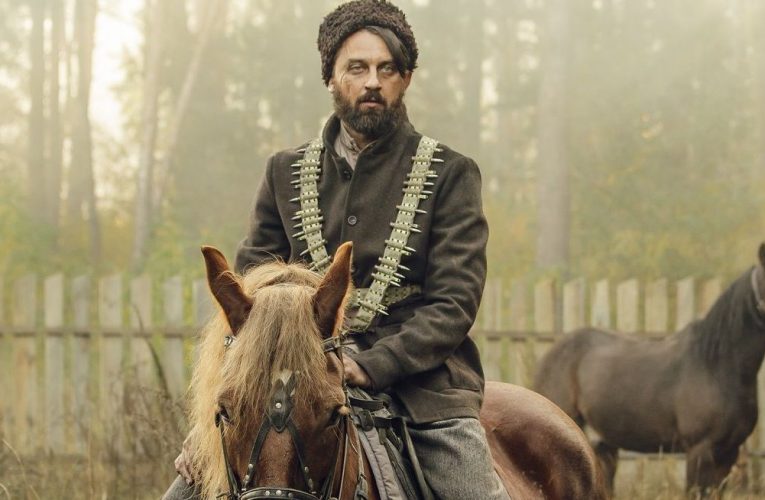 “Чорний ворон”. Тизер. Василь Шкляр озвучив історичні коментарі до фільму, знятого за мотивами його роману