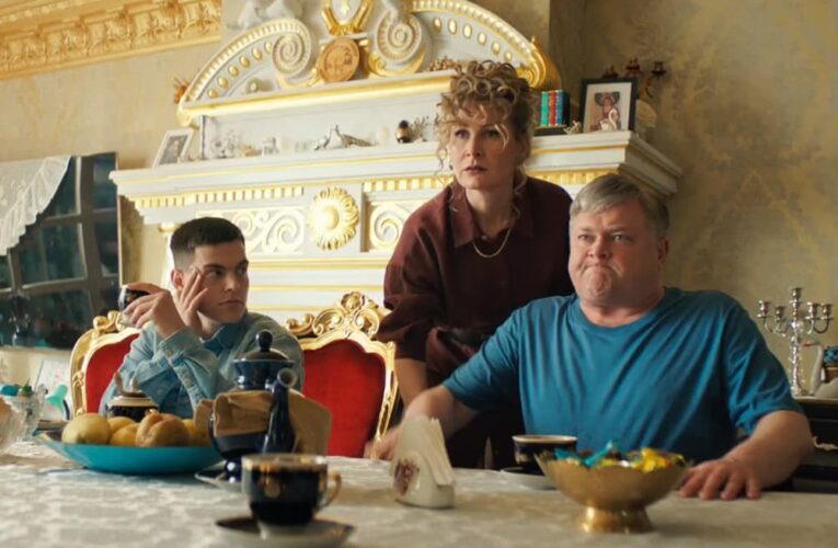 З’явився трейлер української комедії «Родичі» про родинну боротьбу за спадок