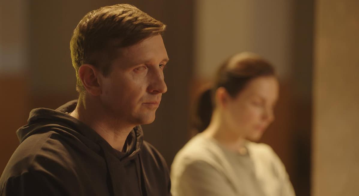 Фільм «Втомлені» Юрія Дуная вийшов онлайн: Дмитро Сова в ролі ветерана Андрія в кадрі з психологічної драми