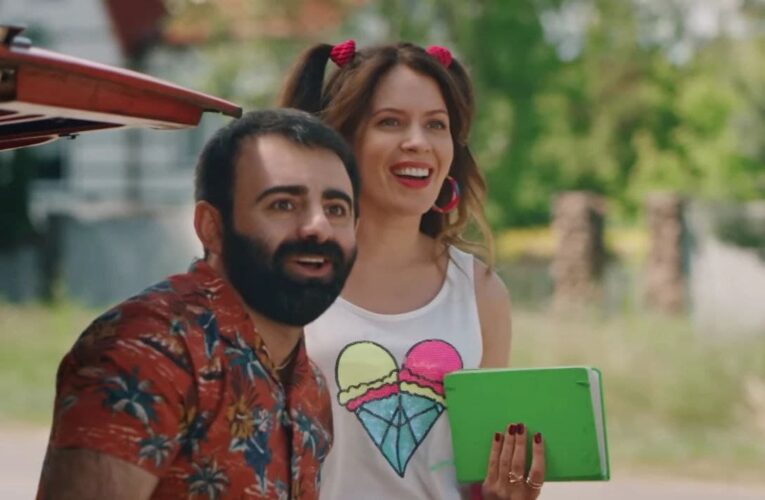 Серіал «Скажені сусіди» доступний для перегляду онлайн безкоштовно