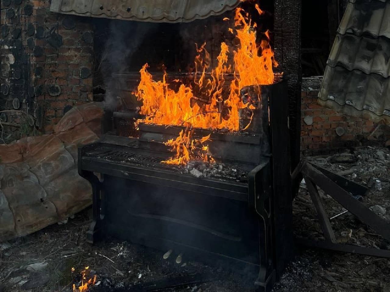фільм «Лютий Березень» режисера Сергія Сотниченка