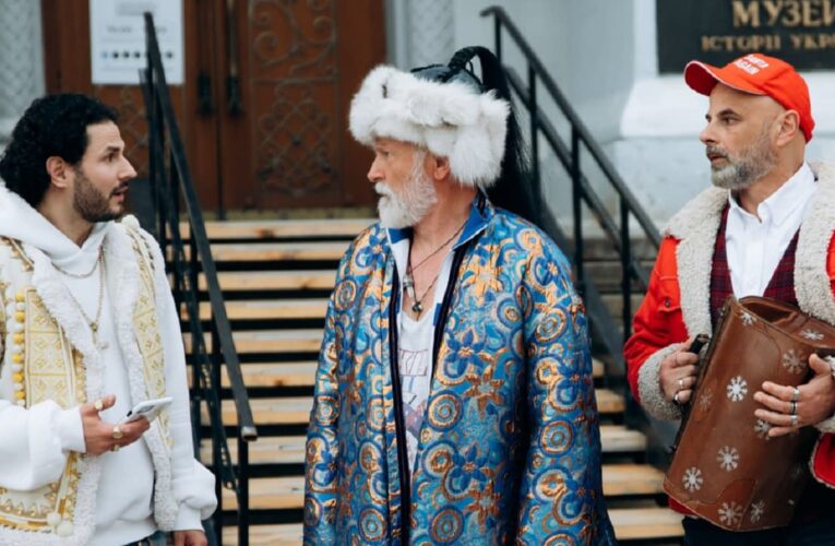 Снег летом, работа во время массированных обстрелов и суперзвезды в кадре: в Киеве завершили съемки рождественской сказки «Стражи Рождества»