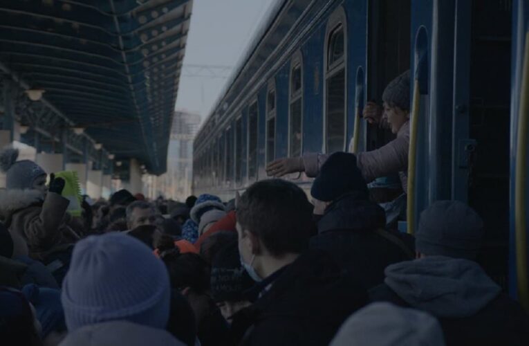 Украинский фильм «Песни земли, которая медленно горит» покажут на Венецианском кинофестивале